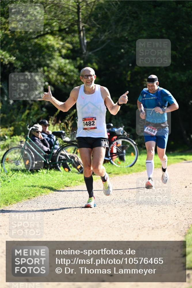 27.09.2026 - 35. Volkslauf durch das schöne Alstertal Dr. Thomas Lammeyer http://msf.ph/oto/10576465 27.09.2026 11:44:31 Laufen 1482, 1484 meine-sportfotos.de