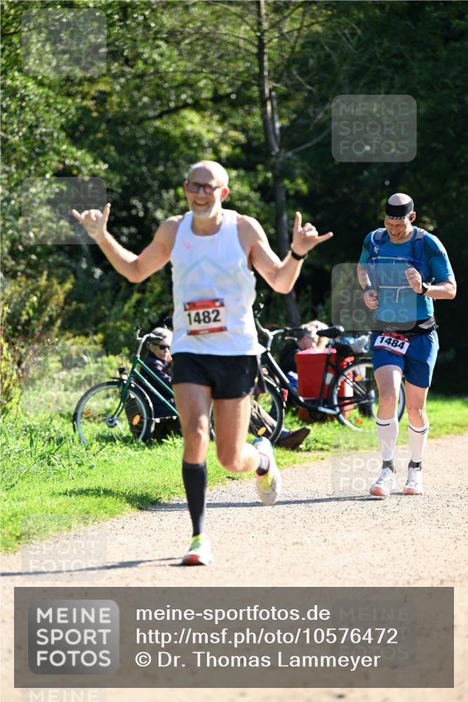 27.09.2026 - 35. Volkslauf durch das schöne Alstertal Dr. Thomas Lammeyer http://msf.ph/oto/10576472 27.09.2026 11:44:32 Laufen 1482, 1484 meine-sportfotos.de