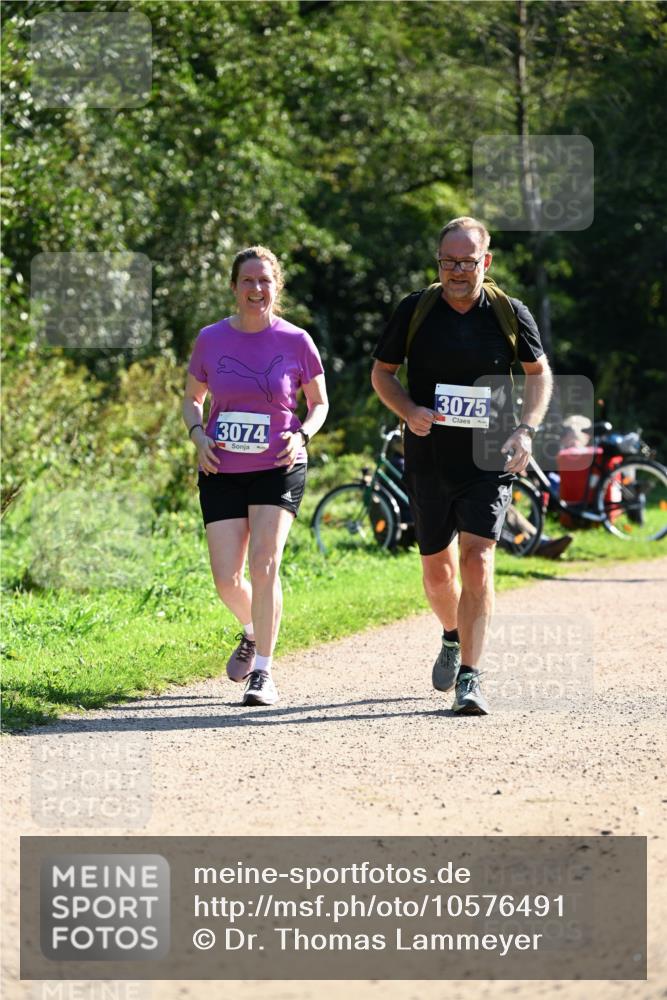 27.09.2026 - 35. Volkslauf durch das schöne Alstertal Dr. Thomas Lammeyer http://msf.ph/oto/10576491 27.09.2026 11:44:42 Laufen 3074, 3075 meine-sportfotos.de