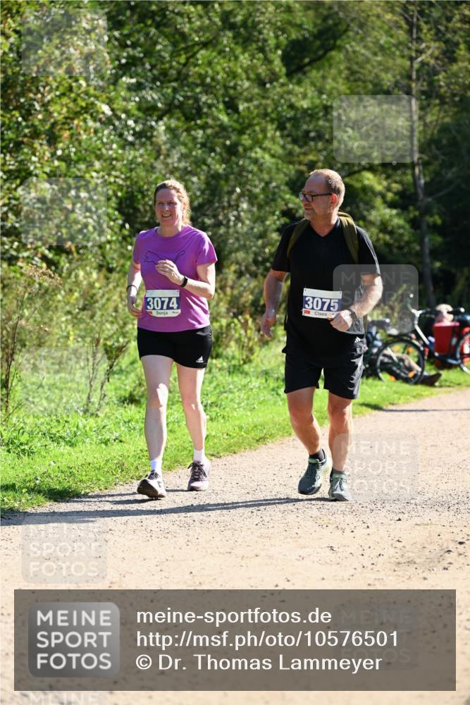 27.09.2026 - 35. Volkslauf durch das schöne Alstertal Dr. Thomas Lammeyer http://msf.ph/oto/10576501 27.09.2026 11:44:43 Laufen 3074, 3075 meine-sportfotos.de