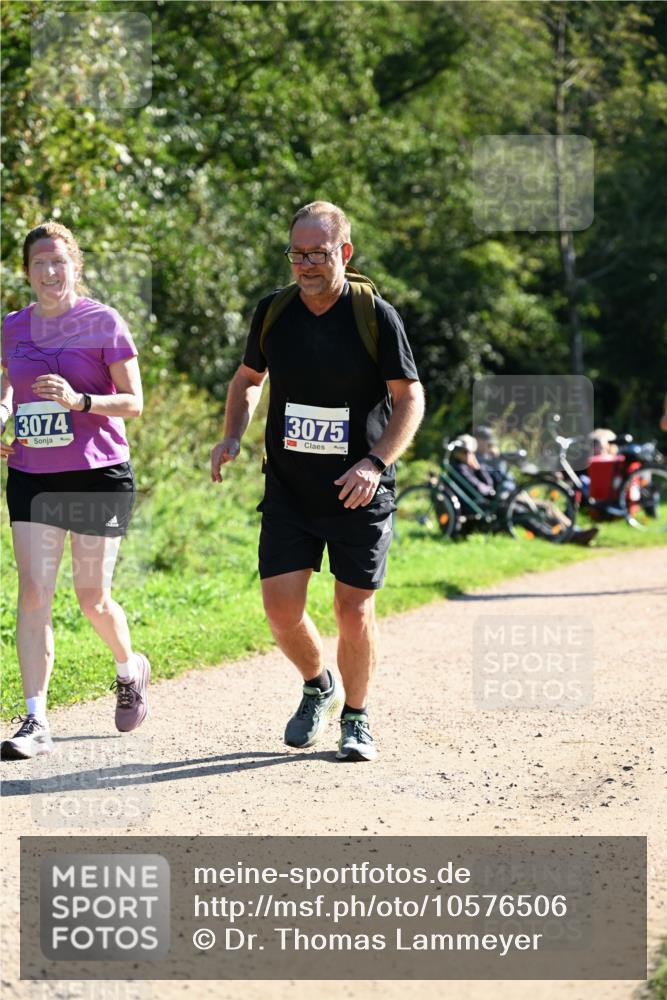 27.09.2026 - 35. Volkslauf durch das schöne Alstertal Dr. Thomas Lammeyer http://msf.ph/oto/10576506 27.09.2026 11:44:44 Laufen 3074, 3075 meine-sportfotos.de