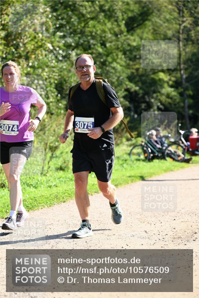 27.09.2026 - 35. Volkslauf durch das schöne Alstertal Dr. Thomas Lammeyer http://msf.ph/oto/10576509 27.09.2026 11:44:44 Laufen 3074, 3075 meine-sportfotos.de