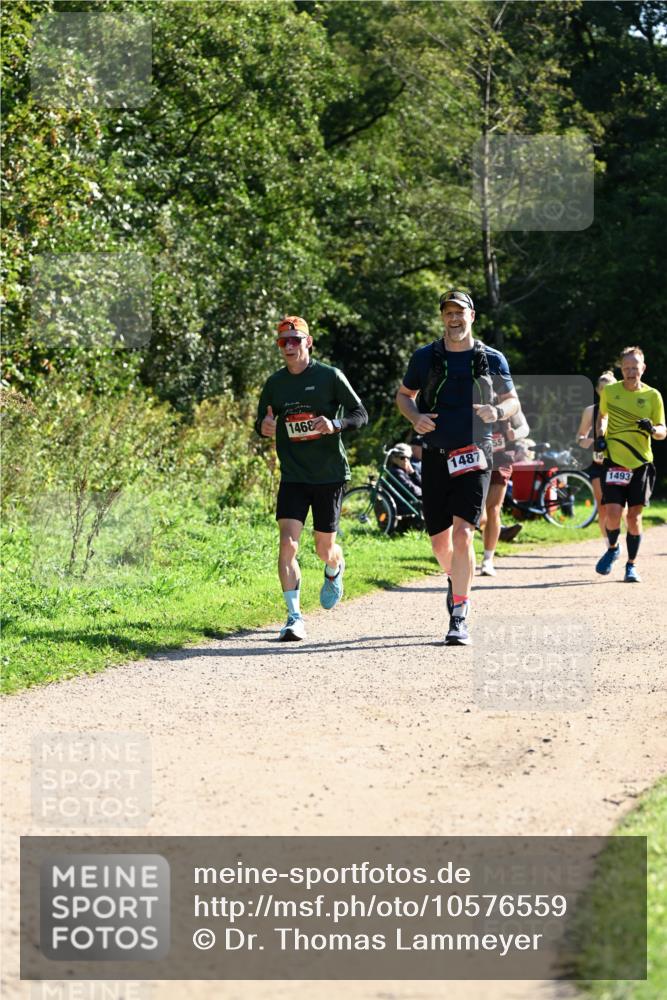 27.09.2026 - 35. Volkslauf durch das schöne Alstertal Dr. Thomas Lammeyer http://msf.ph/oto/10576559 27.09.2026 11:44:54 Laufen 1468, 1487, 1493 meine-sportfotos.de