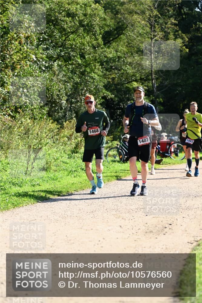 27.09.2026 - 35. Volkslauf durch das schöne Alstertal Dr. Thomas Lammeyer http://msf.ph/oto/10576560 27.09.2026 11:44:54 Laufen 1468, 1487, 101, 1493 meine-sportfotos.de