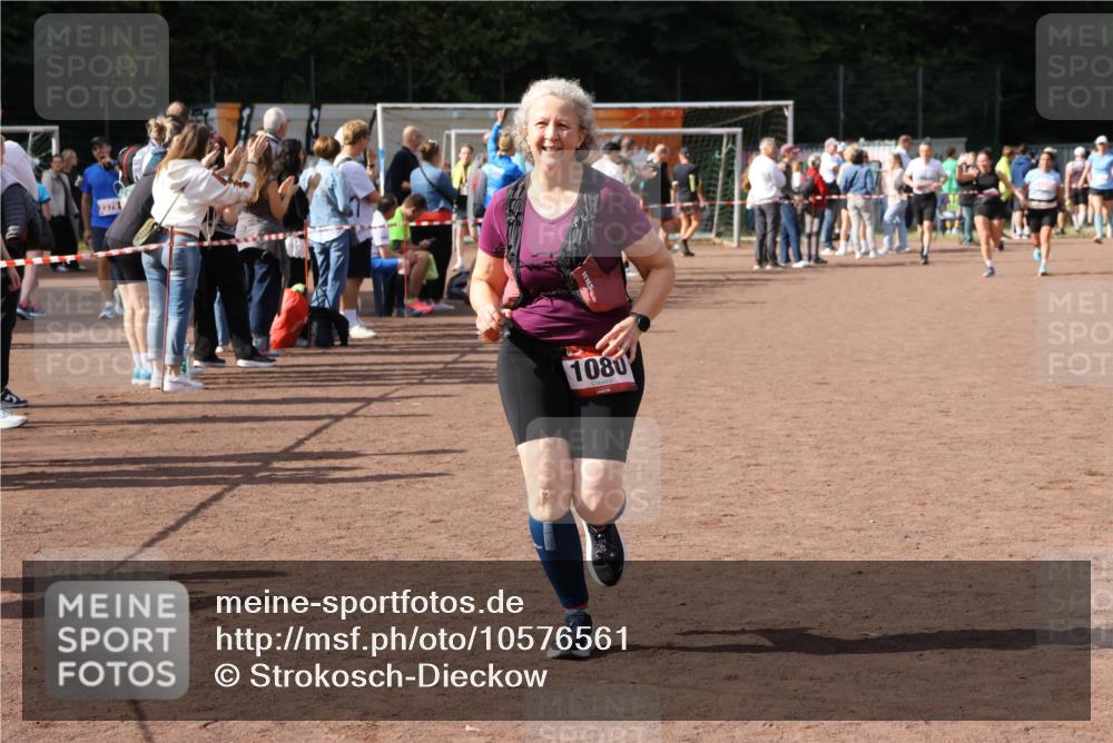 27.09.2026 - 35. Volkslauf durch das schöne Alstertal Strokosch-Dieckow http://msf.ph/oto/10576561 27.09.2026 12:31:00 Ziel 1080 meine-sportfotos.de