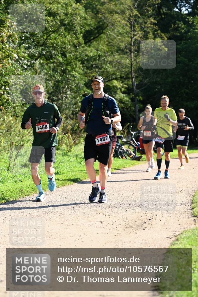 27.09.2026 - 35. Volkslauf durch das schöne Alstertal Dr. Thomas Lammeyer http://msf.ph/oto/10576567 27.09.2026 11:44:54 Laufen 1468, 1487, 1018, 1493 meine-sportfotos.de