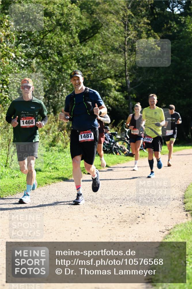 27.09.2026 - 35. Volkslauf durch das schöne Alstertal Dr. Thomas Lammeyer http://msf.ph/oto/10576568 27.09.2026 11:44:55 Laufen 1468, 1487, 1018, 1493 meine-sportfotos.de