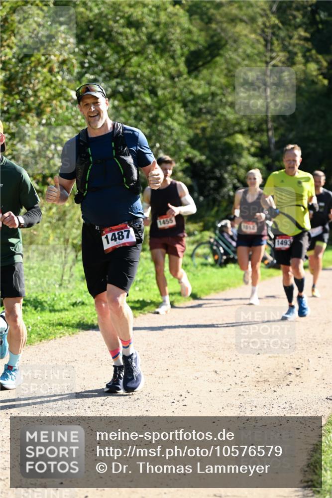 27.09.2026 - 35. Volkslauf durch das schöne Alstertal Dr. Thomas Lammeyer http://msf.ph/oto/10576579 27.09.2026 11:44:55 Laufen 1487, 1455, 1493 meine-sportfotos.de