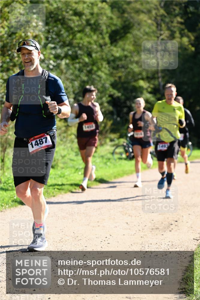 27.09.2026 - 35. Volkslauf durch das schöne Alstertal Dr. Thomas Lammeyer http://msf.ph/oto/10576581 27.09.2026 11:44:56 Laufen 1487, 1455 meine-sportfotos.de