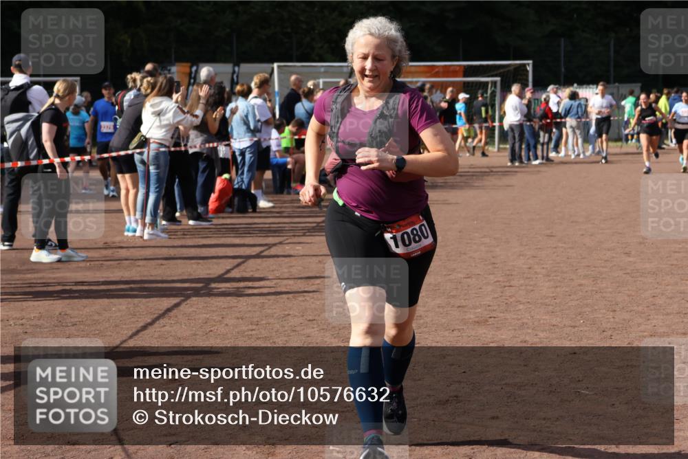 27.09.2026 - 35. Volkslauf durch das schöne Alstertal Strokosch-Dieckow http://msf.ph/oto/10576632 27.09.2026 12:31:00 Ziel 1080 meine-sportfotos.de