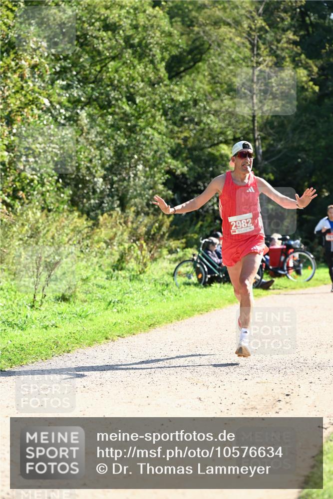 27.09.2026 - 35. Volkslauf durch das schöne Alstertal Dr. Thomas Lammeyer http://msf.ph/oto/10576634 27.09.2026 11:45:35 Laufen 2982 meine-sportfotos.de