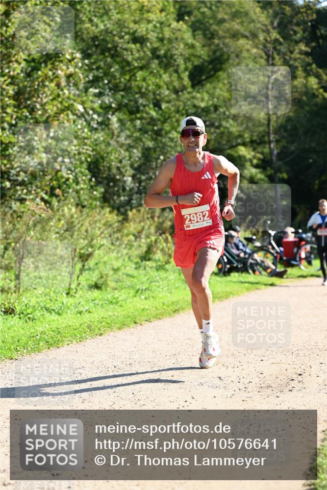 27.09.2026 - 35. Volkslauf durch das schöne Alstertal Dr. Thomas Lammeyer http://msf.ph/oto/10576641 27.09.2026 11:45:36 Laufen 2982 meine-sportfotos.de