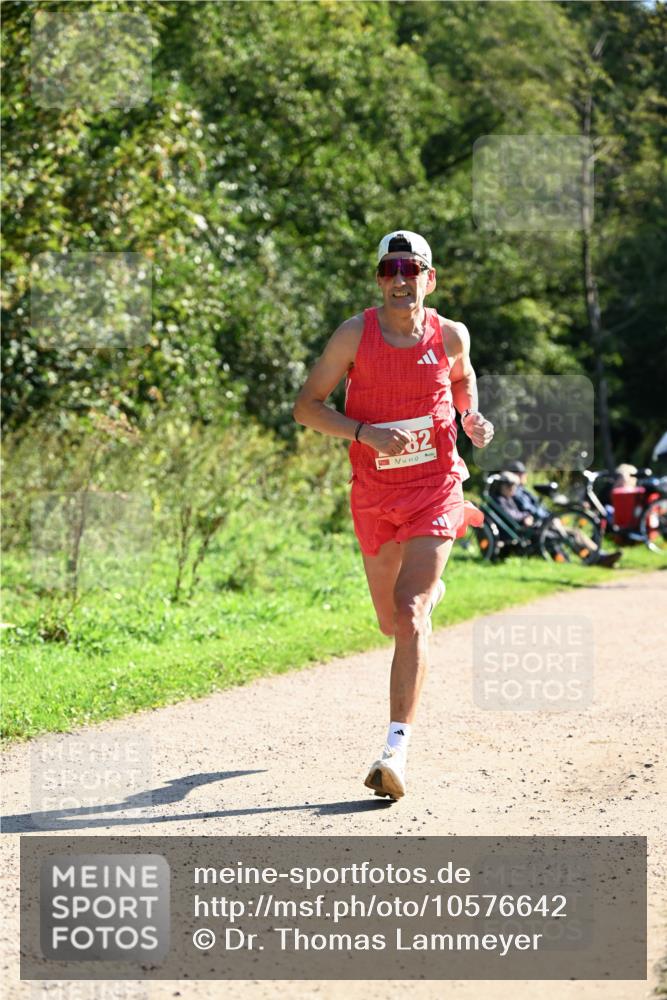 27.09.2026 - 35. Volkslauf durch das schöne Alstertal Dr. Thomas Lammeyer http://msf.ph/oto/10576642 27.09.2026 11:45:36 Laufen 82 meine-sportfotos.de