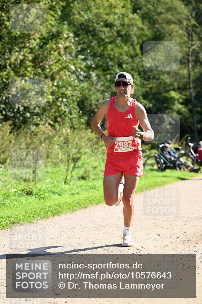 27.09.2026 - 35. Volkslauf durch das schöne Alstertal Dr. Thomas Lammeyer http://msf.ph/oto/10576643 27.09.2026 11:45:36 Laufen 2982 meine-sportfotos.de