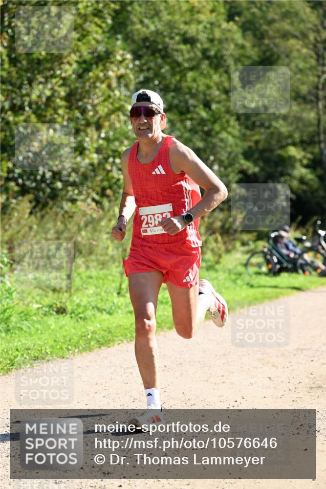 27.09.2026 - 35. Volkslauf durch das schöne Alstertal Dr. Thomas Lammeyer http://msf.ph/oto/10576646 27.09.2026 11:45:36 Laufen 2982 meine-sportfotos.de