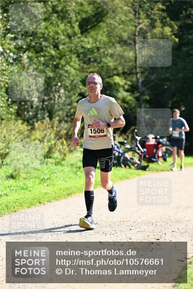 27.09.2026 - 35. Volkslauf durch das schöne Alstertal Dr. Thomas Lammeyer http://msf.ph/oto/10576661 27.09.2026 11:45:41 Laufen 1506, 1506 meine-sportfotos.de