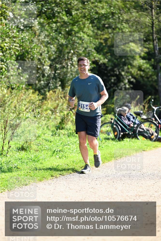 27.09.2026 - 35. Volkslauf durch das schöne Alstertal Dr. Thomas Lammeyer http://msf.ph/oto/10576674 27.09.2026 11:45:46 Laufen 3154 meine-sportfotos.de
