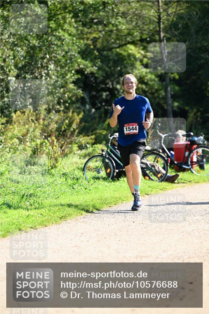 27.09.2026 - 35. Volkslauf durch das schöne Alstertal Dr. Thomas Lammeyer http://msf.ph/oto/10576688 27.09.2026 11:45:52 Laufen 1544 meine-sportfotos.de
