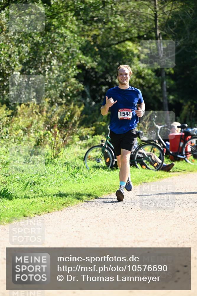 27.09.2026 - 35. Volkslauf durch das schöne Alstertal Dr. Thomas Lammeyer http://msf.ph/oto/10576690 27.09.2026 11:45:52 Laufen 1544 meine-sportfotos.de