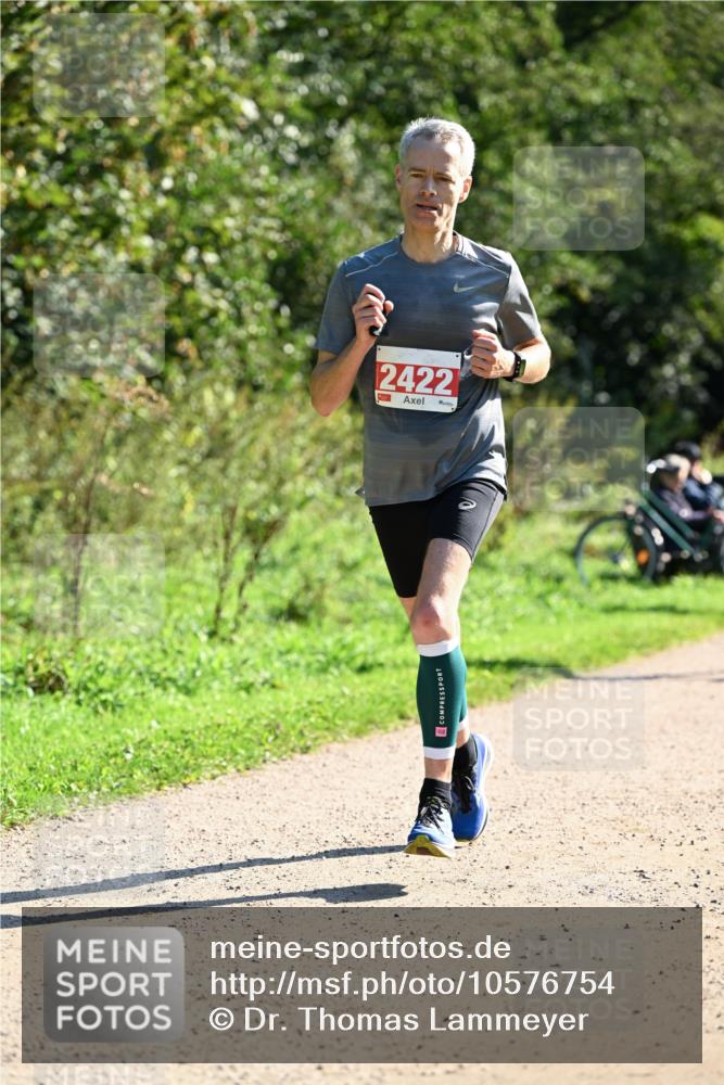 27.09.2026 - 35. Volkslauf durch das schöne Alstertal Dr. Thomas Lammeyer http://msf.ph/oto/10576754 27.09.2026 11:46:28 Laufen 2422 meine-sportfotos.de