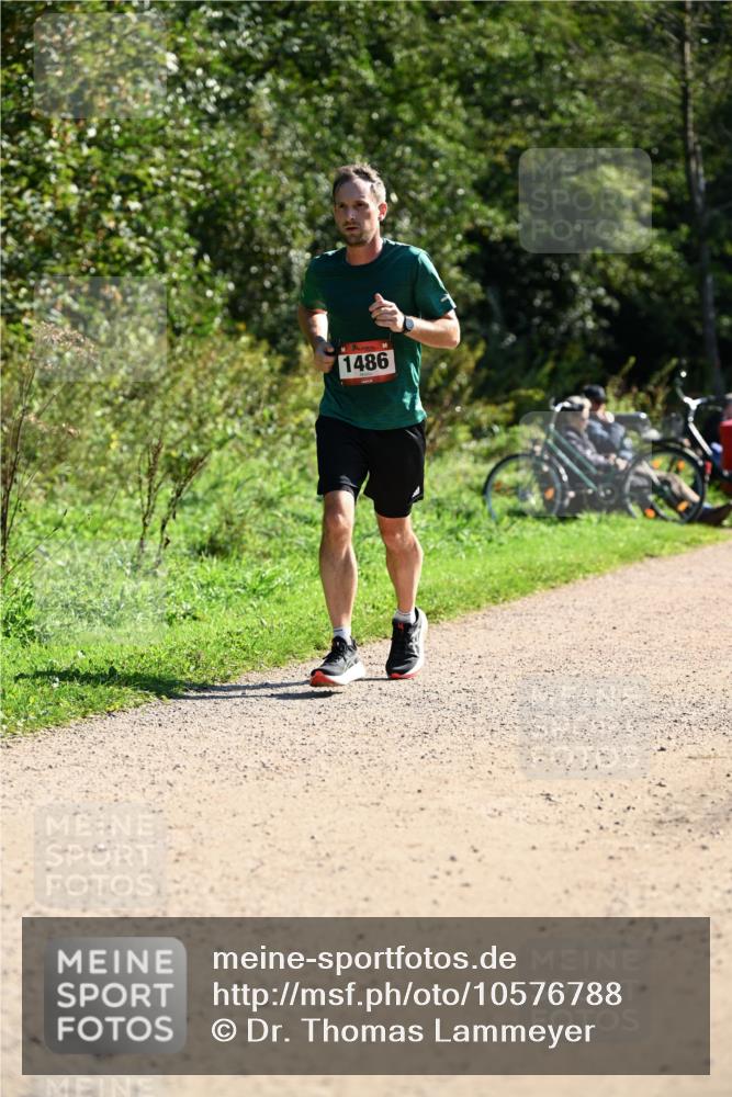 27.09.2026 - 35. Volkslauf durch das schöne Alstertal Dr. Thomas Lammeyer http://msf.ph/oto/10576788 27.09.2026 11:46:45 Laufen 1486 meine-sportfotos.de