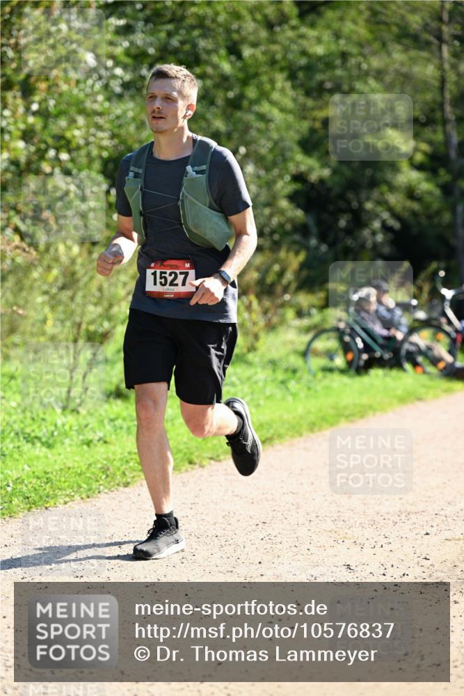 27.09.2026 - 35. Volkslauf durch das schöne Alstertal Dr. Thomas Lammeyer http://msf.ph/oto/10576837 27.09.2026 11:47:01 Laufen 1527 meine-sportfotos.de