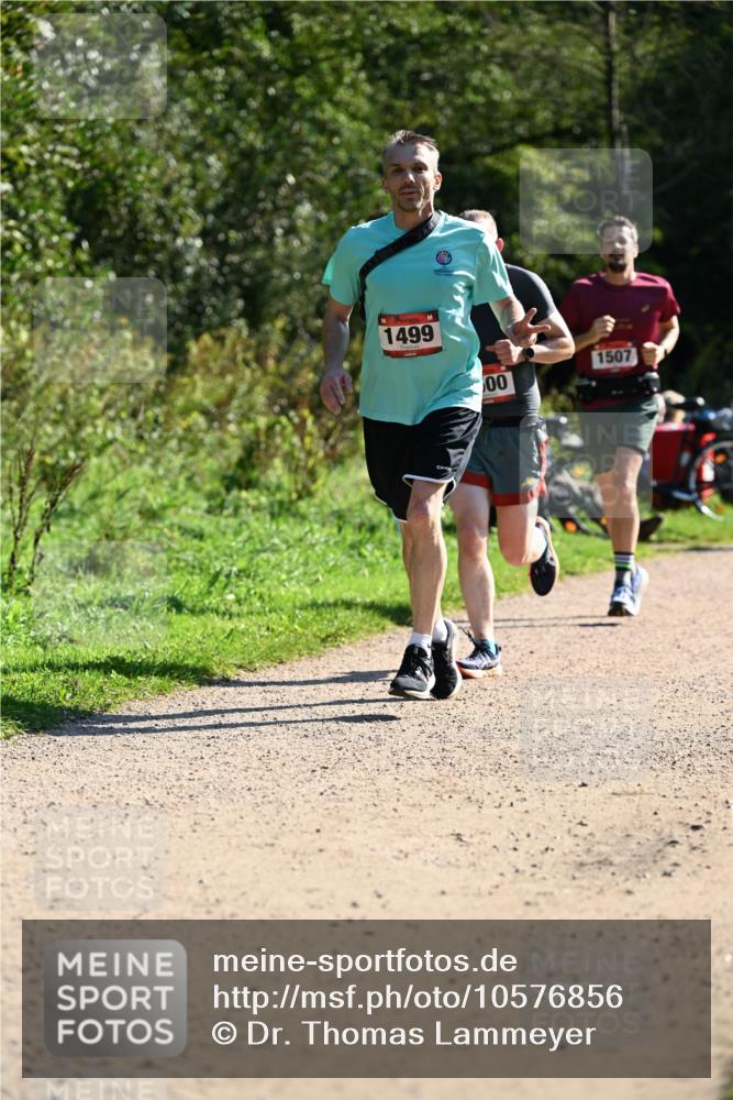 27.09.2026 - 35. Volkslauf durch das schöne Alstertal Dr. Thomas Lammeyer http://msf.ph/oto/10576856 27.09.2026 11:47:07 Laufen 1499, 00, 1507 meine-sportfotos.de