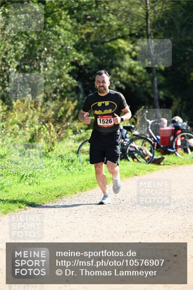 27.09.2026 - 35. Volkslauf durch das schöne Alstertal Dr. Thomas Lammeyer http://msf.ph/oto/10576907 27.09.2026 11:47:52 Laufen 1526 meine-sportfotos.de