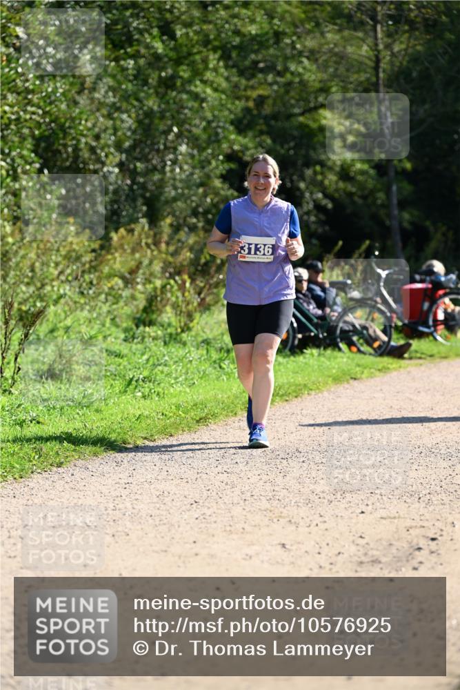 27.09.2026 - 35. Volkslauf durch das schöne Alstertal Dr. Thomas Lammeyer http://msf.ph/oto/10576925 27.09.2026 11:48:15 Laufen 3136 meine-sportfotos.de
