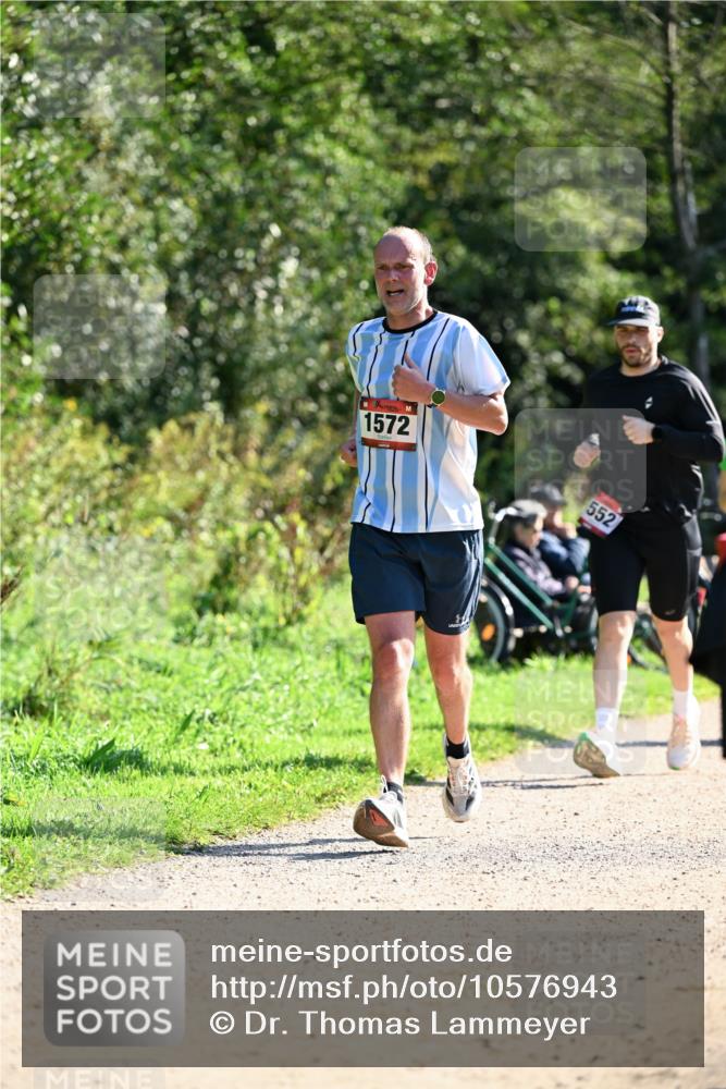 27.09.2026 - 35. Volkslauf durch das schöne Alstertal Dr. Thomas Lammeyer http://msf.ph/oto/10576943 27.09.2026 11:48:23 Laufen 1572, 552 meine-sportfotos.de