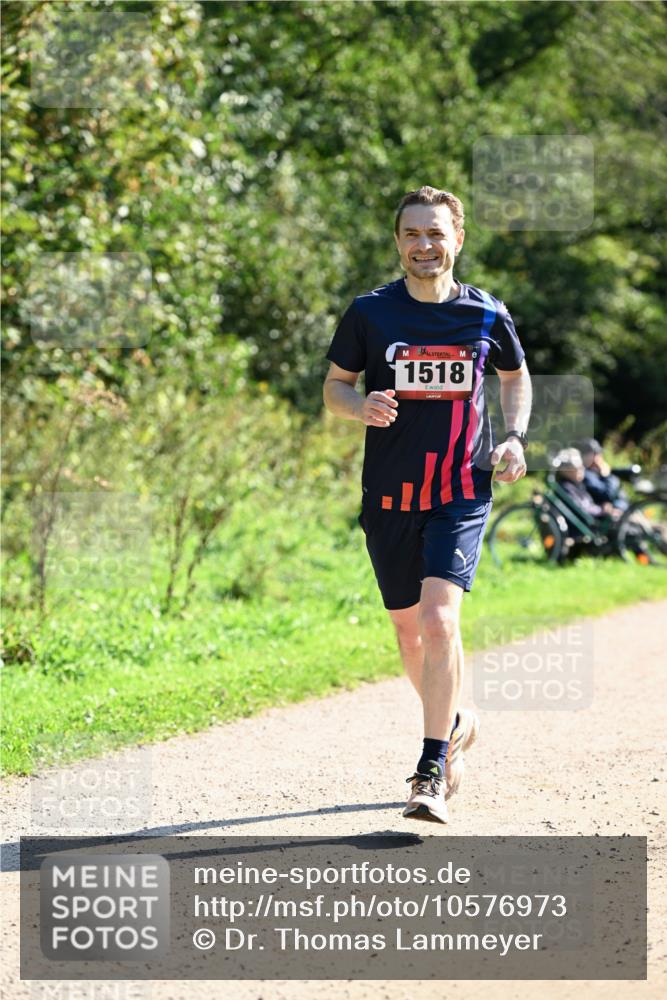 27.09.2026 - 35. Volkslauf durch das schöne Alstertal Dr. Thomas Lammeyer http://msf.ph/oto/10576973 27.09.2026 11:48:46 Laufen 1518 meine-sportfotos.de