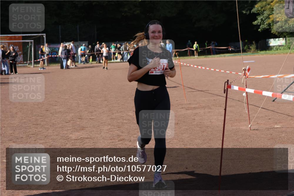 27.09.2026 - 35. Volkslauf durch das schöne Alstertal Strokosch-Dieckow http://msf.ph/oto/10577027 27.09.2026 12:40:04 Ziel 2087, 2100, 2307 meine-sportfotos.de
