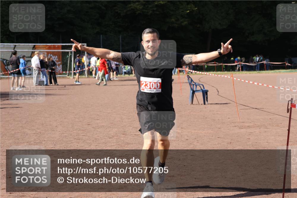 27.09.2026 - 35. Volkslauf durch das schöne Alstertal Strokosch-Dieckow http://msf.ph/oto/10577205 27.09.2026 12:40:20 Ziel 2300 meine-sportfotos.de