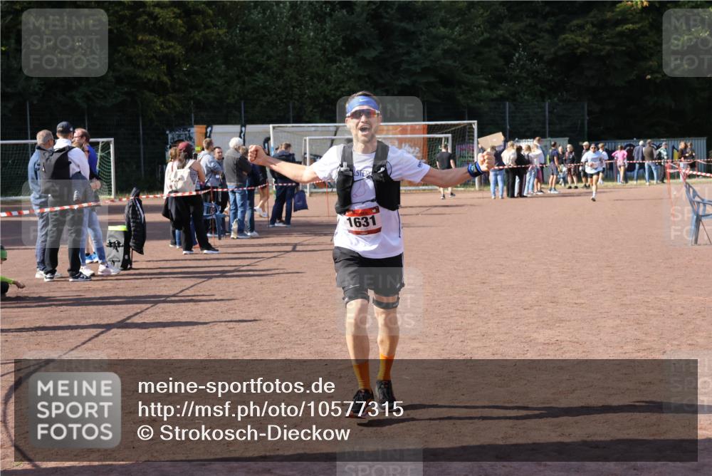 27.09.2026 - 35. Volkslauf durch das schöne Alstertal Strokosch-Dieckow http://msf.ph/oto/10577315 27.09.2026 12:42:00 Ziel 1631 meine-sportfotos.de