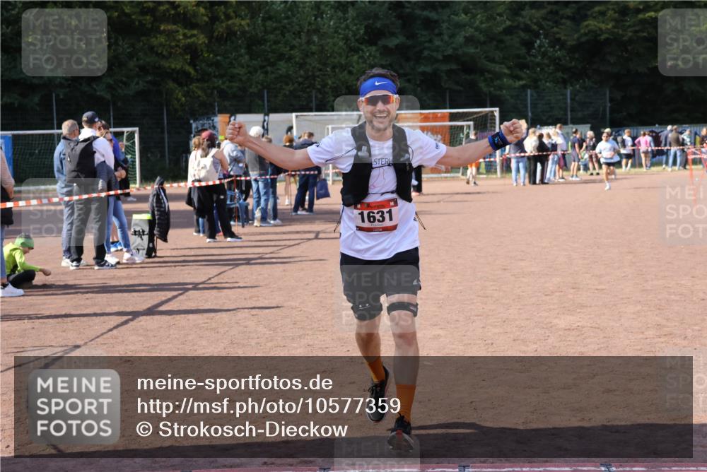 27.09.2026 - 35. Volkslauf durch das schöne Alstertal Strokosch-Dieckow http://msf.ph/oto/10577359 27.09.2026 12:42:01 Ziel 1631 meine-sportfotos.de