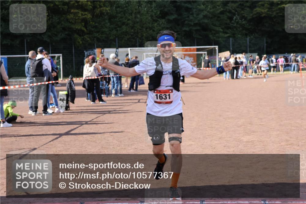 27.09.2026 - 35. Volkslauf durch das schöne Alstertal Strokosch-Dieckow http://msf.ph/oto/10577367 27.09.2026 12:42:01 Ziel 1631 meine-sportfotos.de