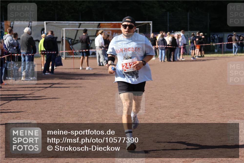 27.09.2026 - 35. Volkslauf durch das schöne Alstertal Strokosch-Dieckow http://msf.ph/oto/10577390 27.09.2026 12:42:10 Ziel 2429 meine-sportfotos.de