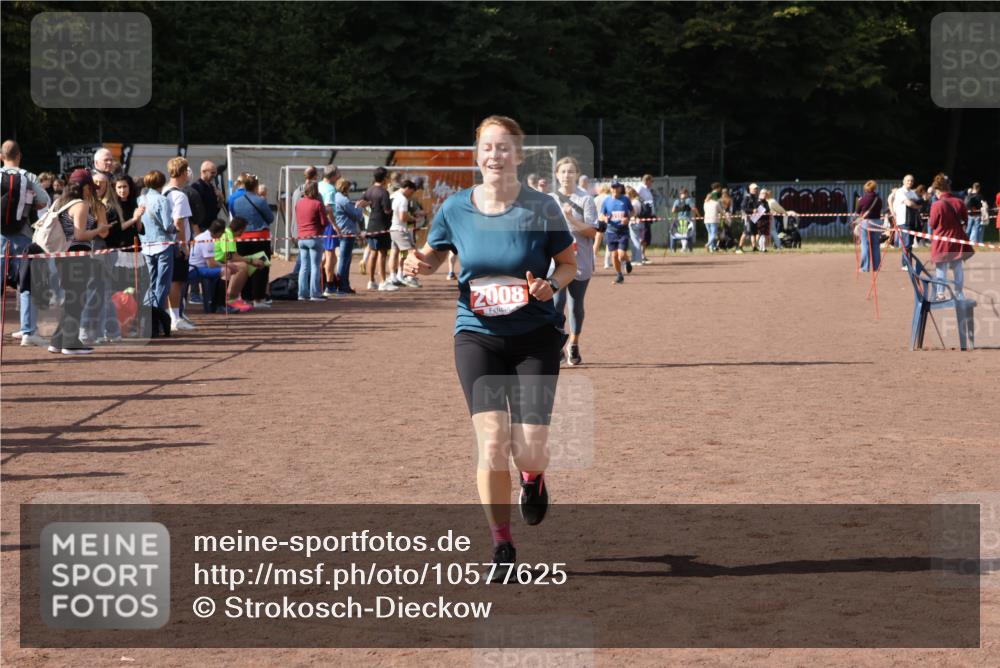 27.09.2026 - 35. Volkslauf durch das schöne Alstertal Strokosch-Dieckow http://msf.ph/oto/10577625 27.09.2026 12:32:23 Ziel 2008, 2361 meine-sportfotos.de