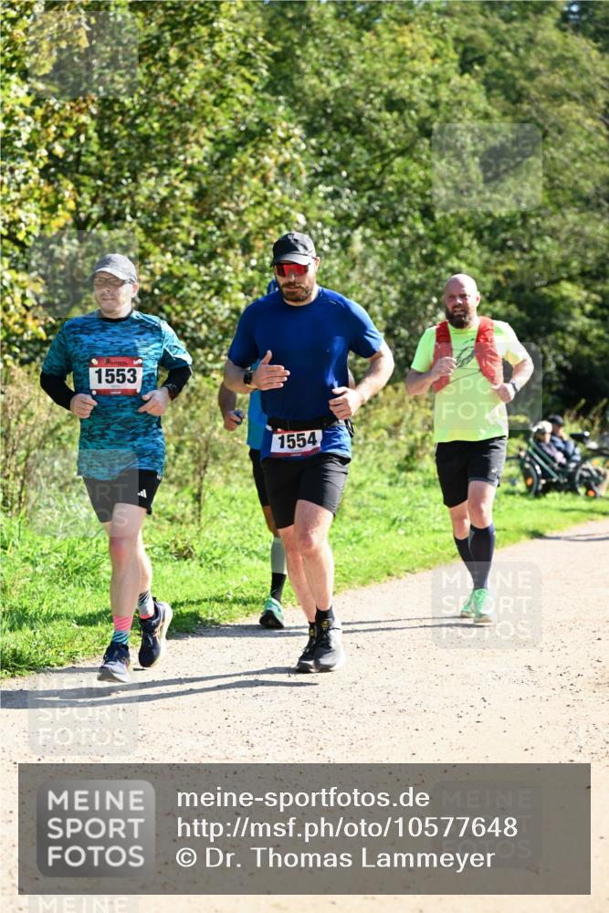 27.09.2026 - 35. Volkslauf durch das schöne Alstertal Dr. Thomas Lammeyer http://msf.ph/oto/10577648 27.09.2026 11:54:42 Laufen 1553, 1554 meine-sportfotos.de