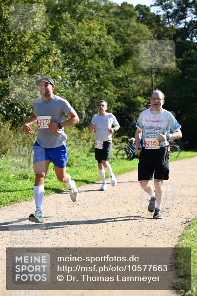 27.09.2026 - 35. Volkslauf durch das schöne Alstertal Dr. Thomas Lammeyer http://msf.ph/oto/10577663 27.09.2026 11:54:45 Laufen 2068, 21, 126, 2306, 2050 meine-sportfotos.de