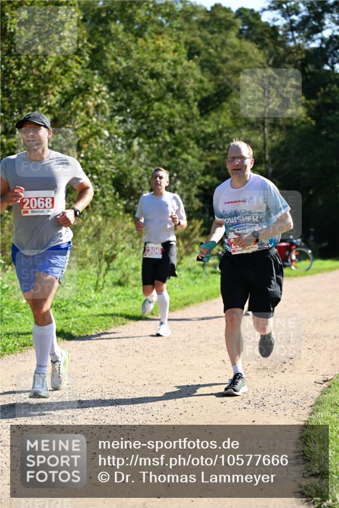 27.09.2026 - 35. Volkslauf durch das schöne Alstertal Dr. Thomas Lammeyer http://msf.ph/oto/10577666 27.09.2026 11:54:45 Laufen 2068, 2, 026, 2306 meine-sportfotos.de