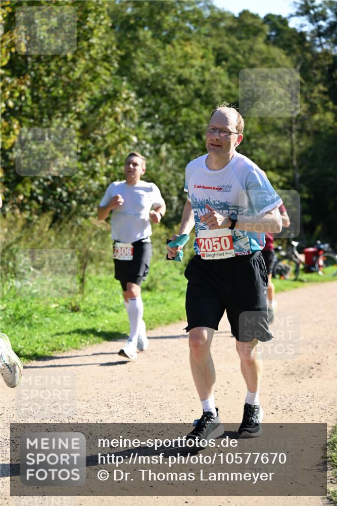 27.09.2026 - 35. Volkslauf durch das schöne Alstertal Dr. Thomas Lammeyer http://msf.ph/oto/10577670 27.09.2026 11:54:46 Laufen 21, 26, 306, 2050, 00 meine-sportfotos.de