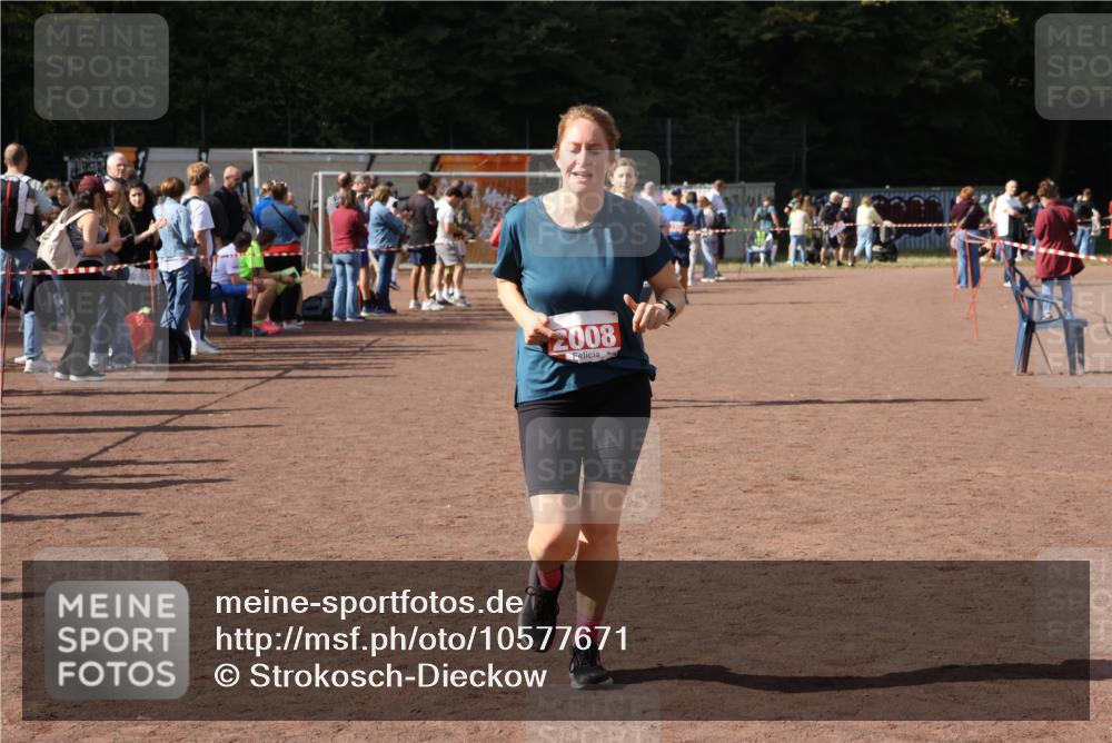 27.09.2026 - 35. Volkslauf durch das schöne Alstertal Strokosch-Dieckow http://msf.ph/oto/10577671 27.09.2026 12:32:23 Ziel 2008, 2361 meine-sportfotos.de