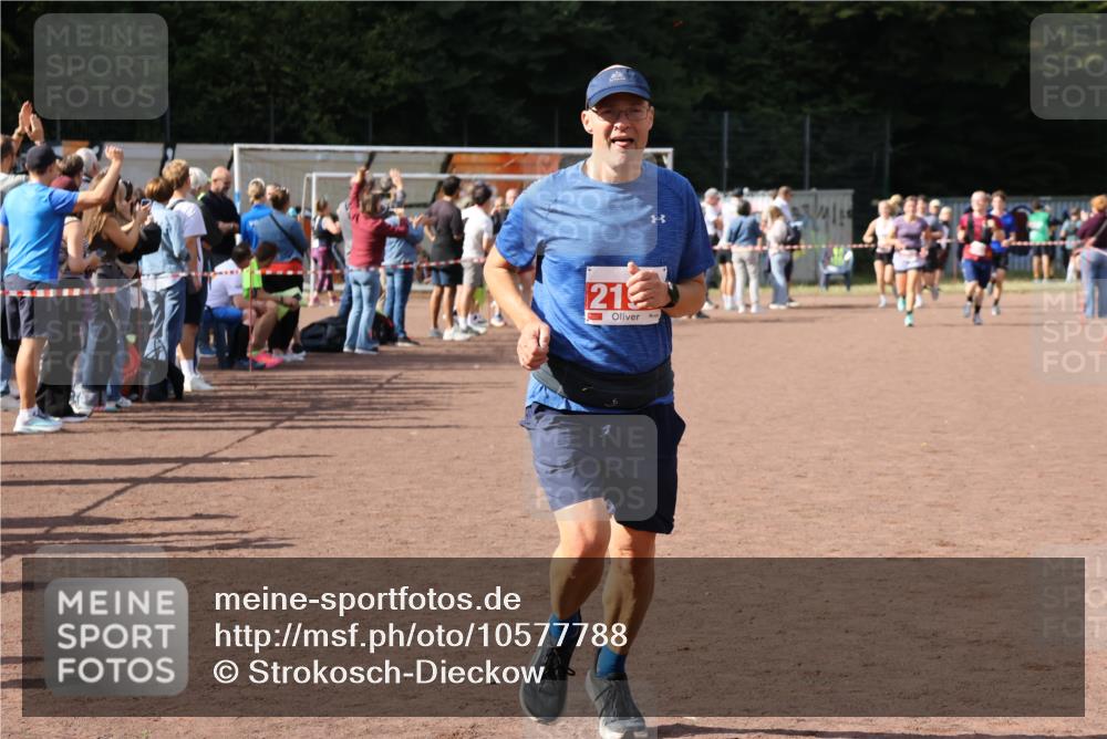 27.09.2026 - 35. Volkslauf durch das schöne Alstertal Strokosch-Dieckow http://msf.ph/oto/10577788 27.09.2026 12:32:35 Ziel 2197 meine-sportfotos.de