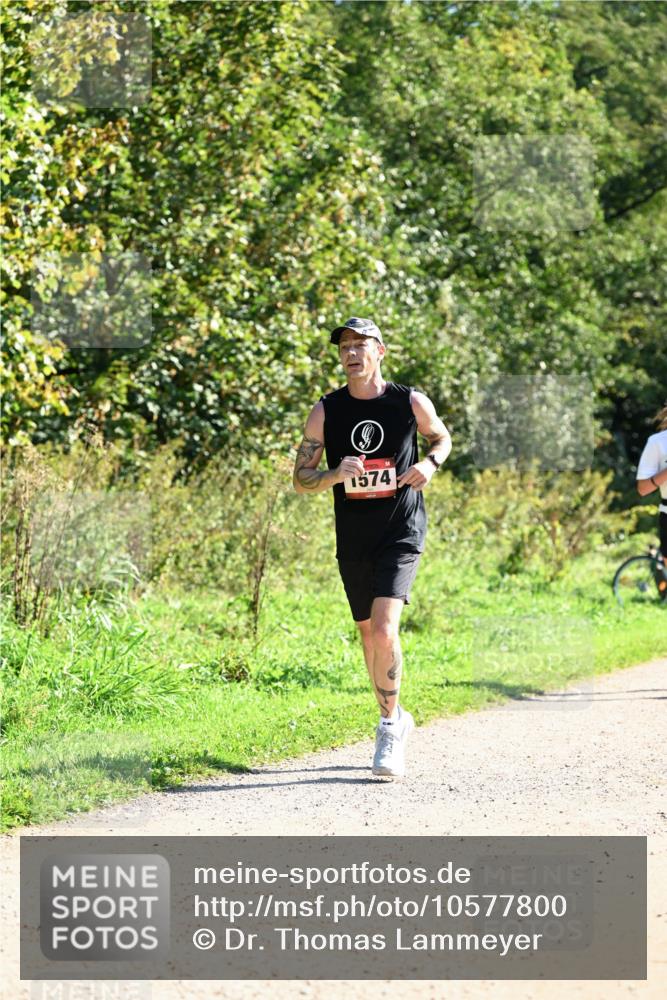 27.09.2026 - 35. Volkslauf durch das schöne Alstertal Dr. Thomas Lammeyer http://msf.ph/oto/10577800 27.09.2026 11:55:29 Laufen 1574 meine-sportfotos.de