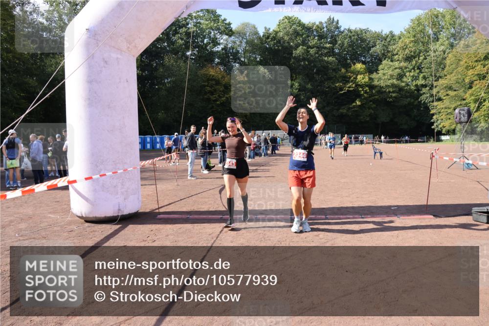 27.09.2026 - 35. Volkslauf durch das schöne Alstertal Strokosch-Dieckow http://msf.ph/oto/10577939 27.09.2026 12:43:29 Ziel 2078, 2337, 2343, 2344, 2432 meine-sportfotos.de