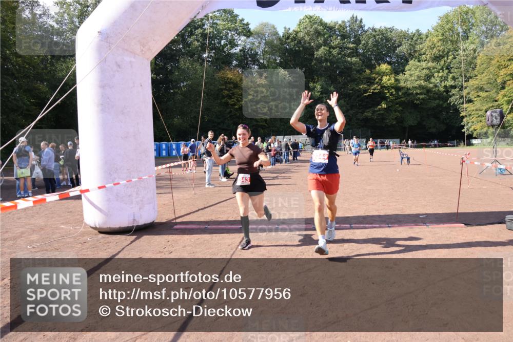 27.09.2026 - 35. Volkslauf durch das schöne Alstertal Strokosch-Dieckow http://msf.ph/oto/10577956 27.09.2026 12:43:29 Ziel 2078, 2337, 2343, 2344, 2432 meine-sportfotos.de