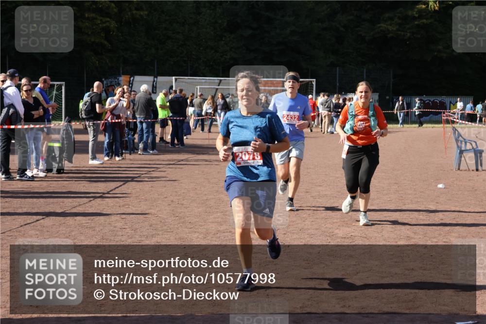 27.09.2026 - 35. Volkslauf durch das schöne Alstertal Strokosch-Dieckow http://msf.ph/oto/10577998 27.09.2026 12:43:35 Ziel 2078, 2337, 2432 meine-sportfotos.de