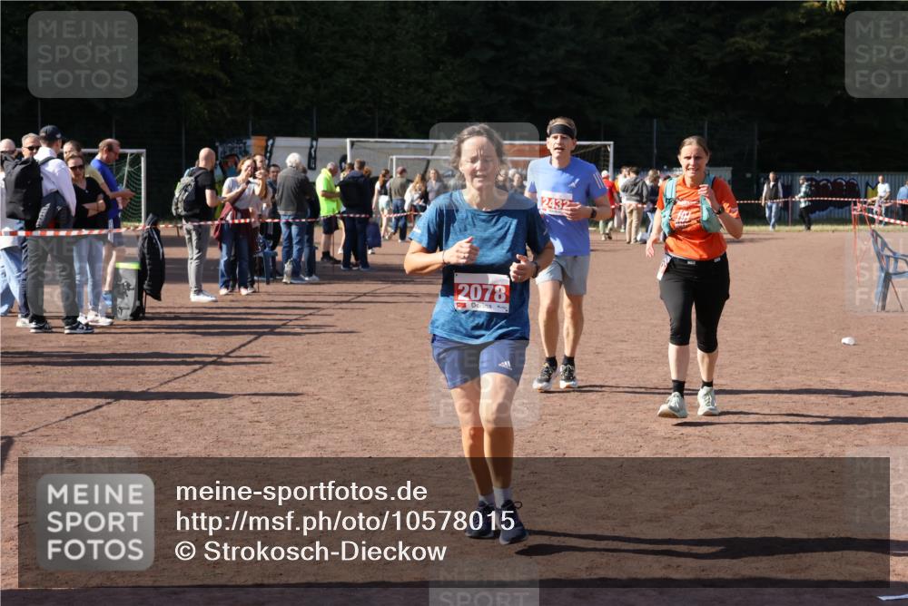 27.09.2026 - 35. Volkslauf durch das schöne Alstertal Strokosch-Dieckow http://msf.ph/oto/10578015 27.09.2026 12:43:35 Ziel 2078, 2337, 2432 meine-sportfotos.de