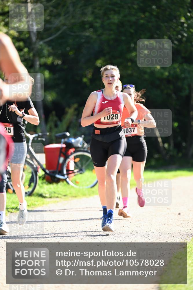27.09.2026 - 35. Volkslauf durch das schöne Alstertal Dr. Thomas Lammeyer http://msf.ph/oto/10578028 27.09.2026 11:57:25 Laufen 25, 1029, 1037 meine-sportfotos.de